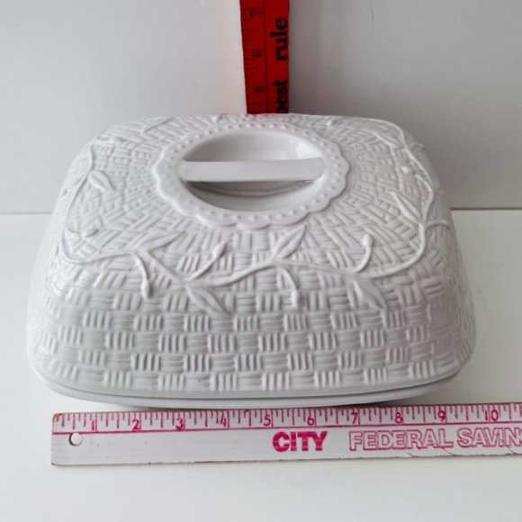 Temp-tations by Tara Orchard Vine Ovenware Covered White Casserole Dish 4 Qt. - Picture 6 of 6